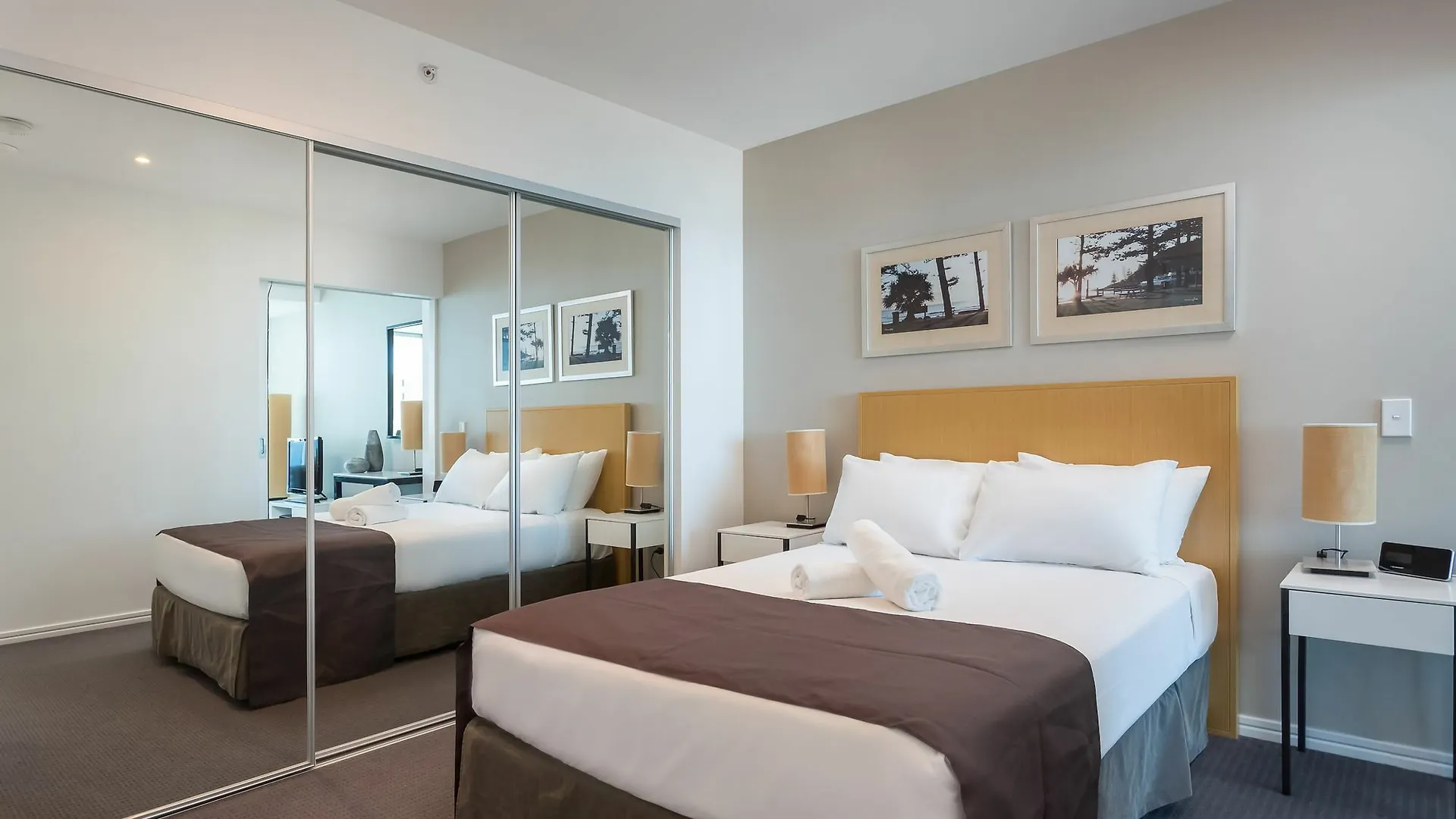Luxury Hotel With Ocean View In Surfers Paradise Gold Coast