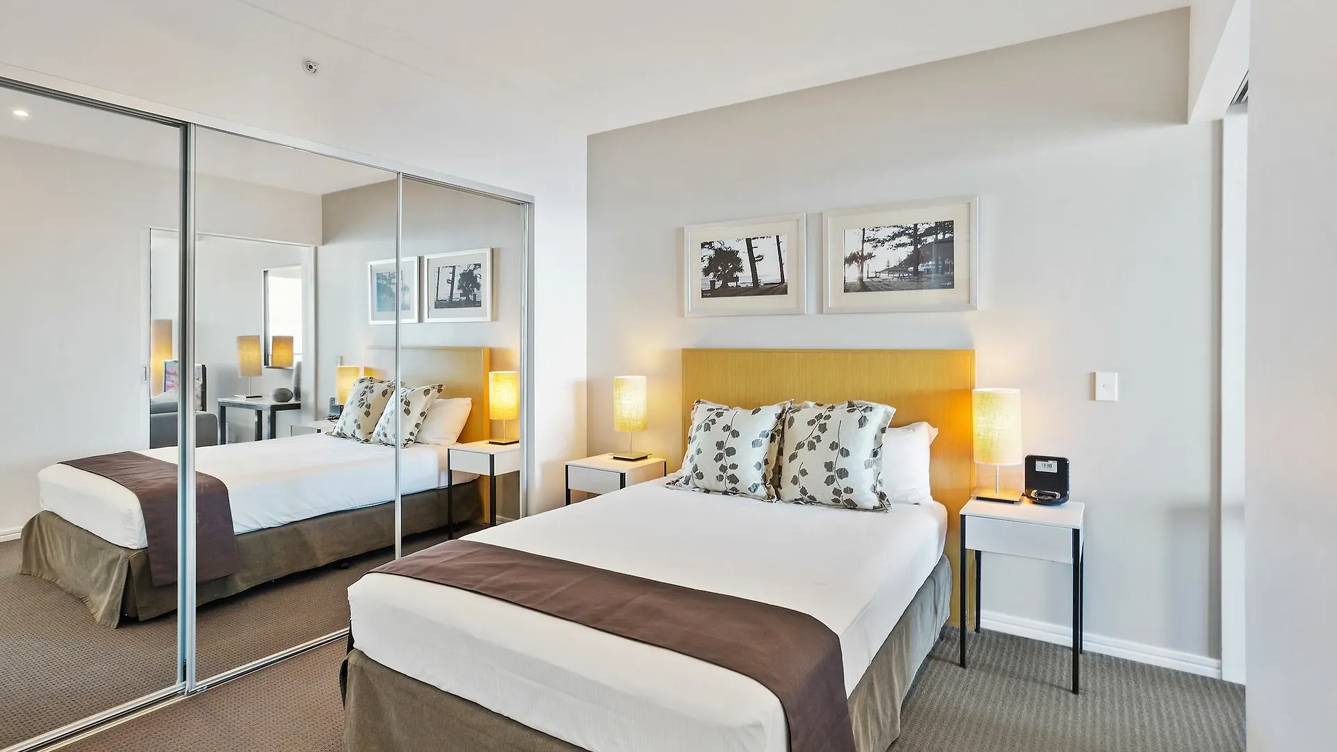 Luxury Hotel With Ocean View In Surfers Paradise Gold Coast