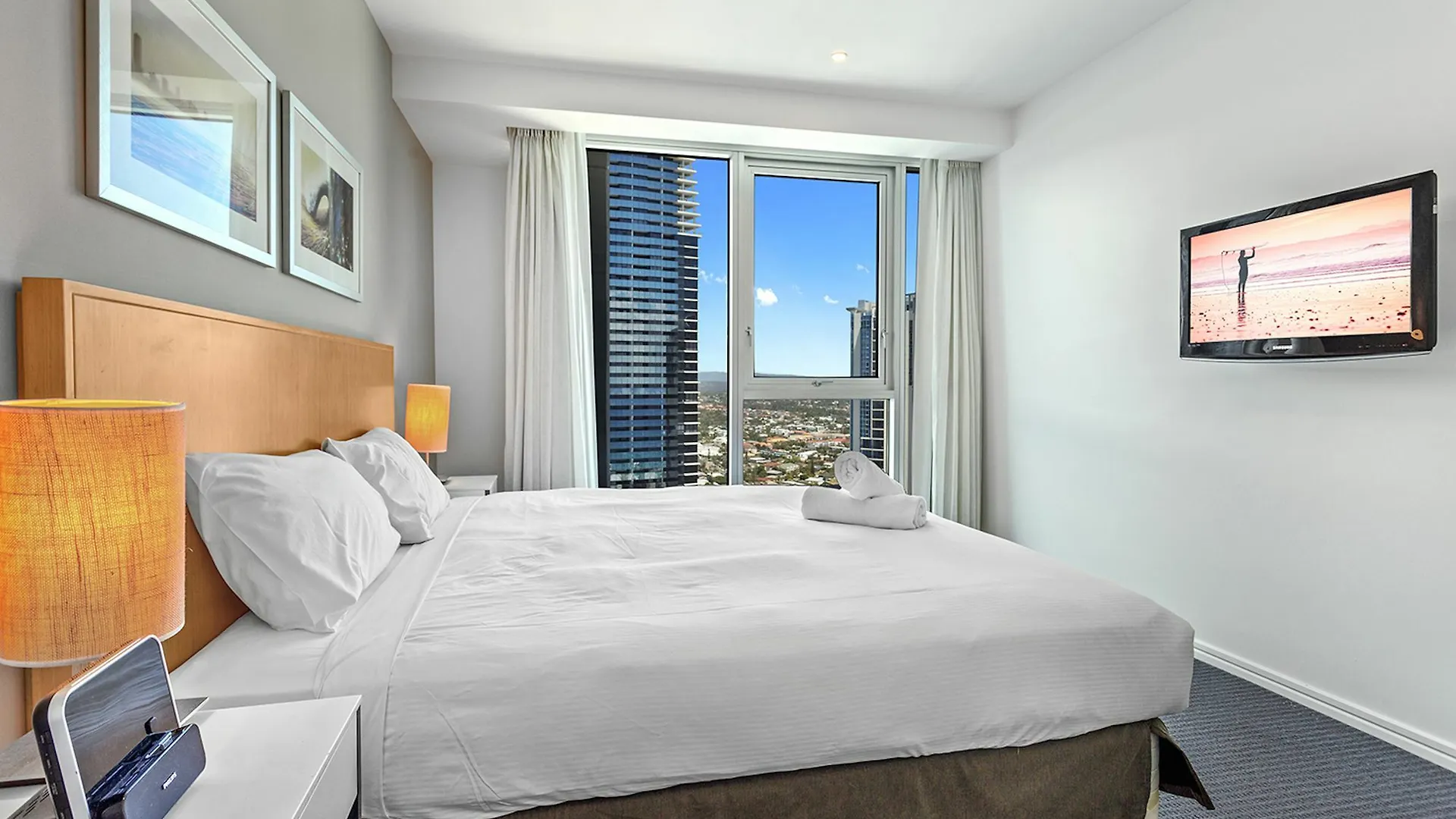 Luxury Hotel With Ocean View In Surfers Paradise Gold Coast